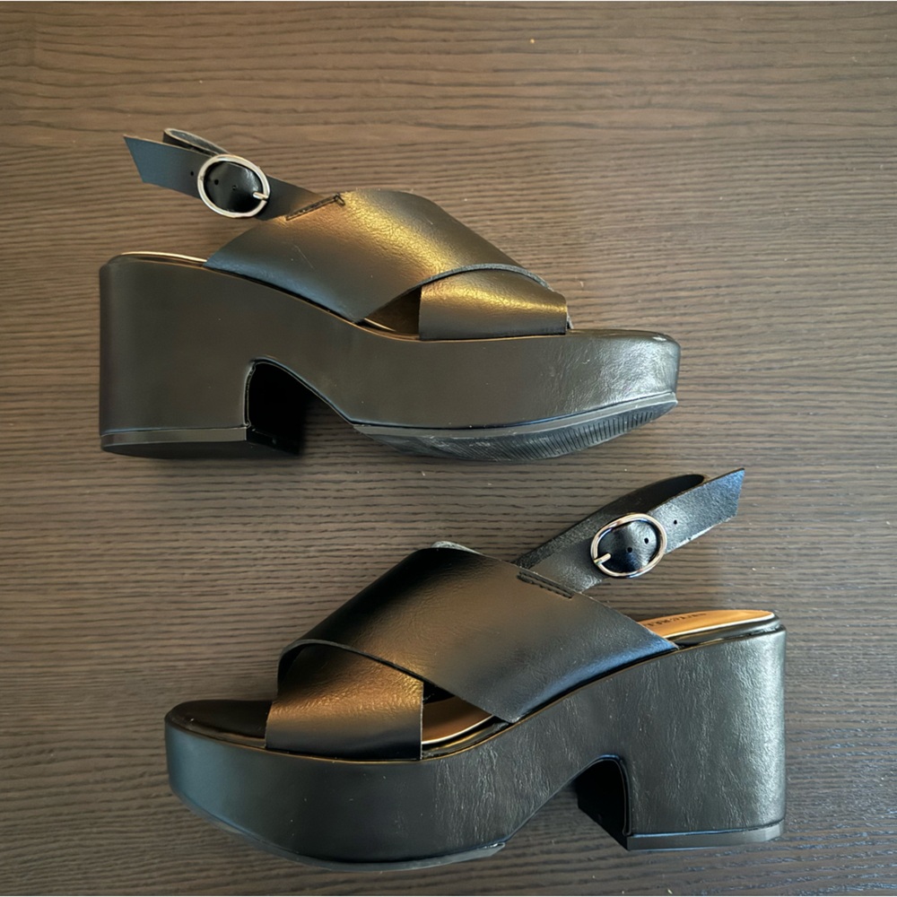 Seychelles Cassie Crisscross Strap Black Platform Sandal